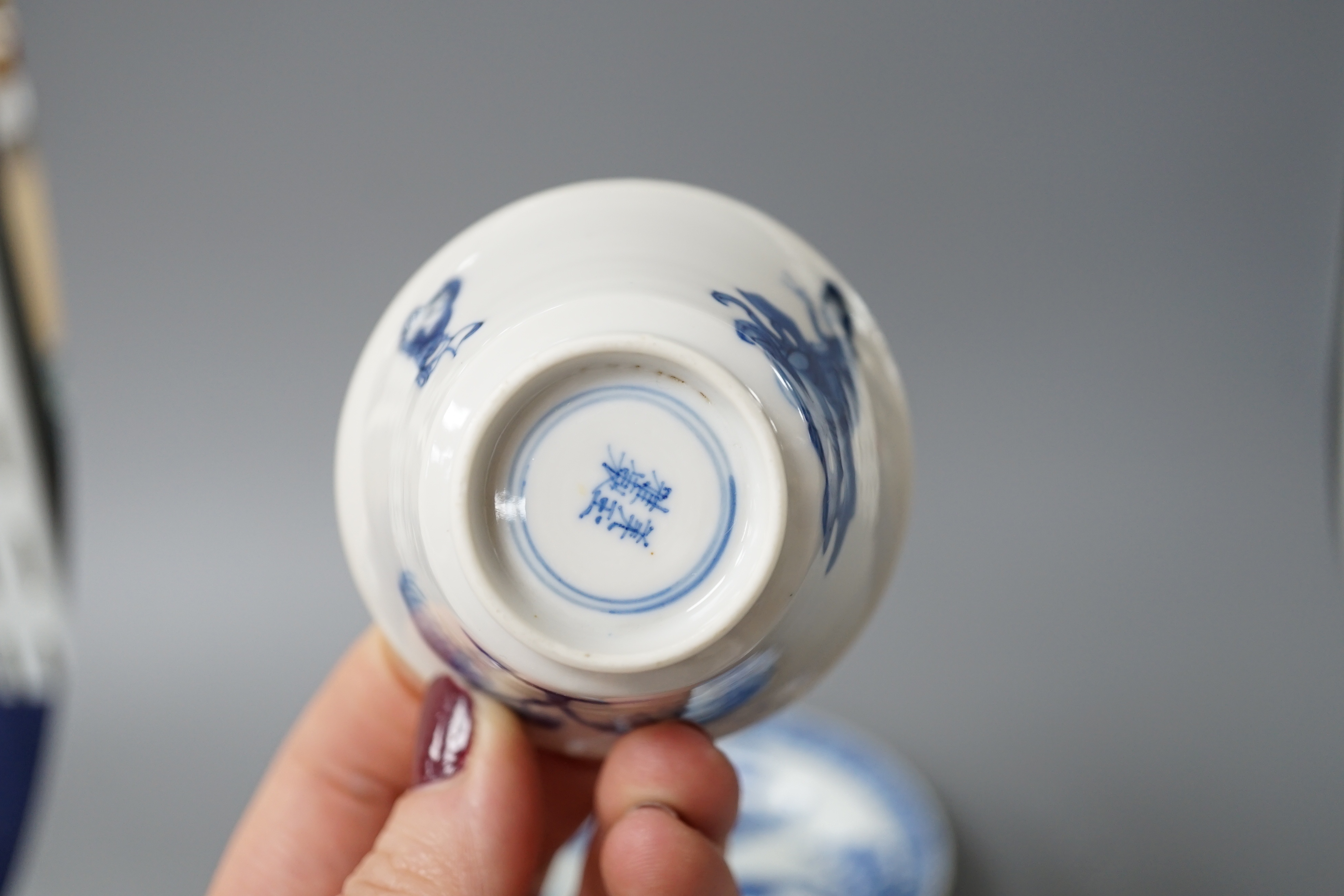 3 Chinese Kangxi blue and white tea bowls and saucers, 10cm diameter